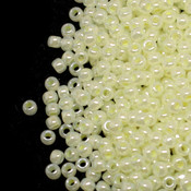 Круглый бисер TOHO 11/0 Бледно-желтый жемчужный (142)